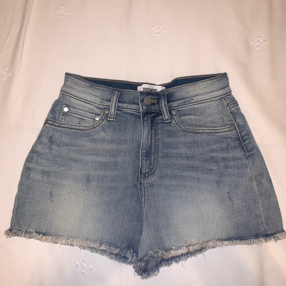 BNWOT PINK💖 Denim Shorts - Picture 1 of 3